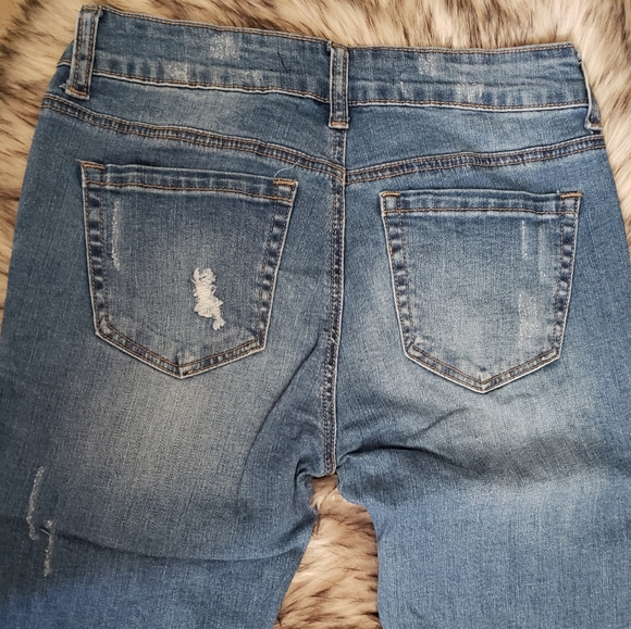 Ripped Skinny Jeans - Picture 4 of 6